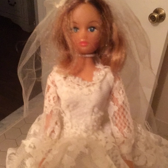 Bride plastic doll - Picture 5 of 5